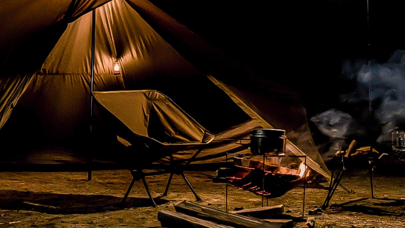 ソロキャンプにおすすめ！軽量コンパクトな焚き火台『ピコグリル398』の魅力とレビュー！