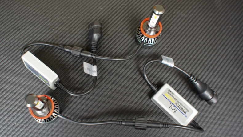 交換前の準備2:LEDバルブとコントローラーの接続と固定