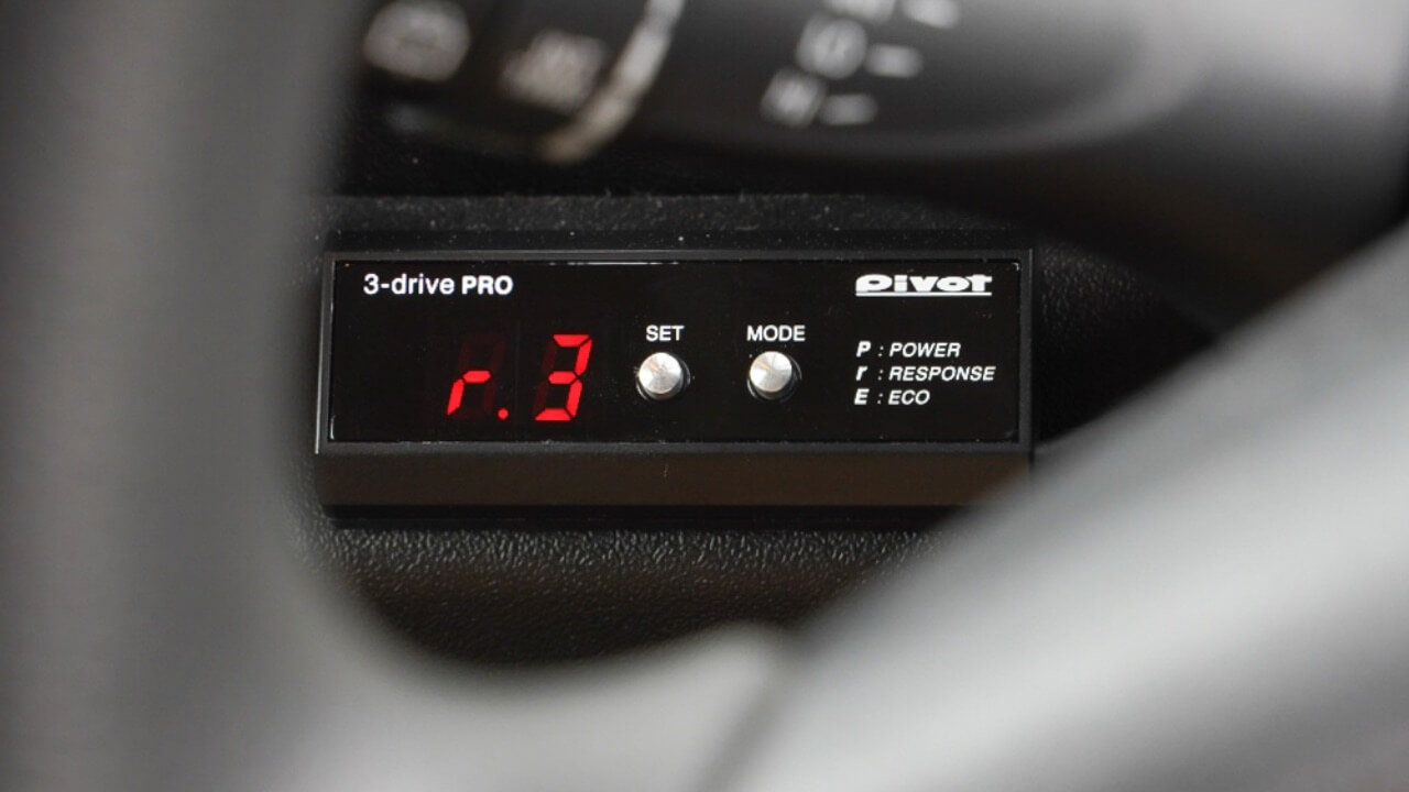 pivot スロットルコントローラー 3-drive pro (ジムニー)