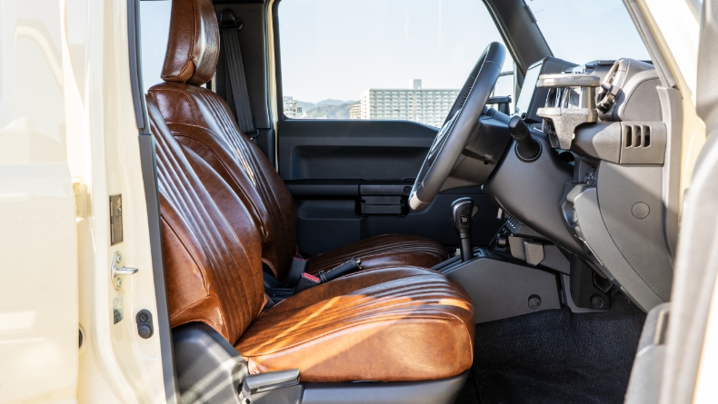 シートカバー取り付け後（前列）