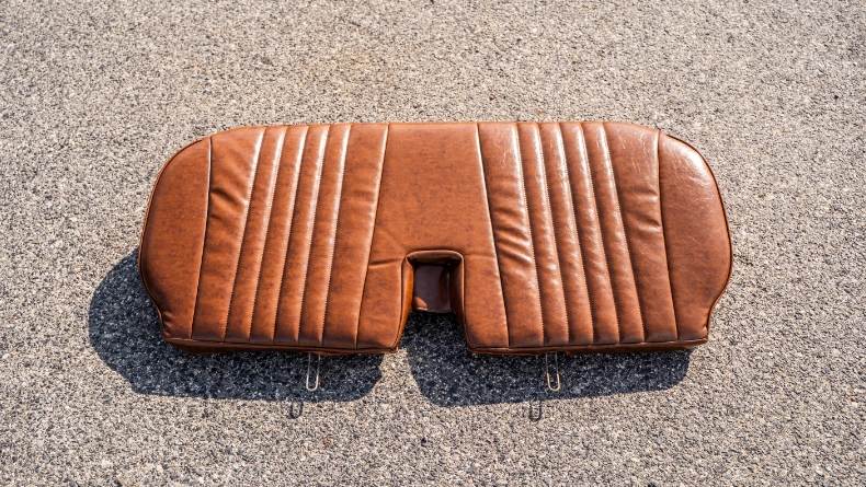 後列座面カバー取り付け