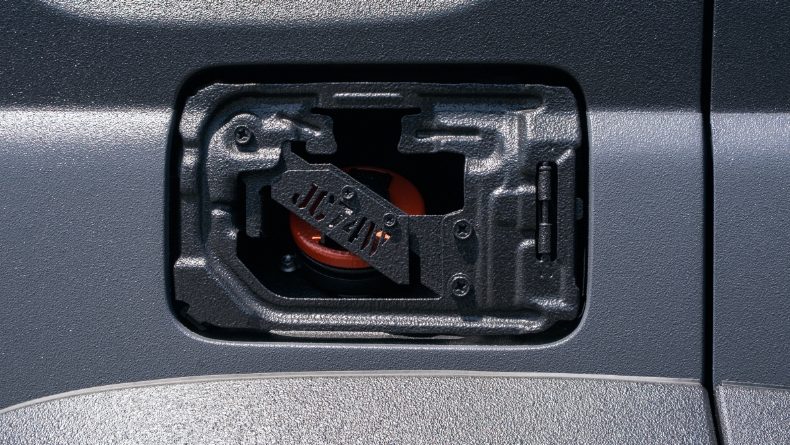 燃料まわりカスタム（ガスキャップ・燃料リッド）